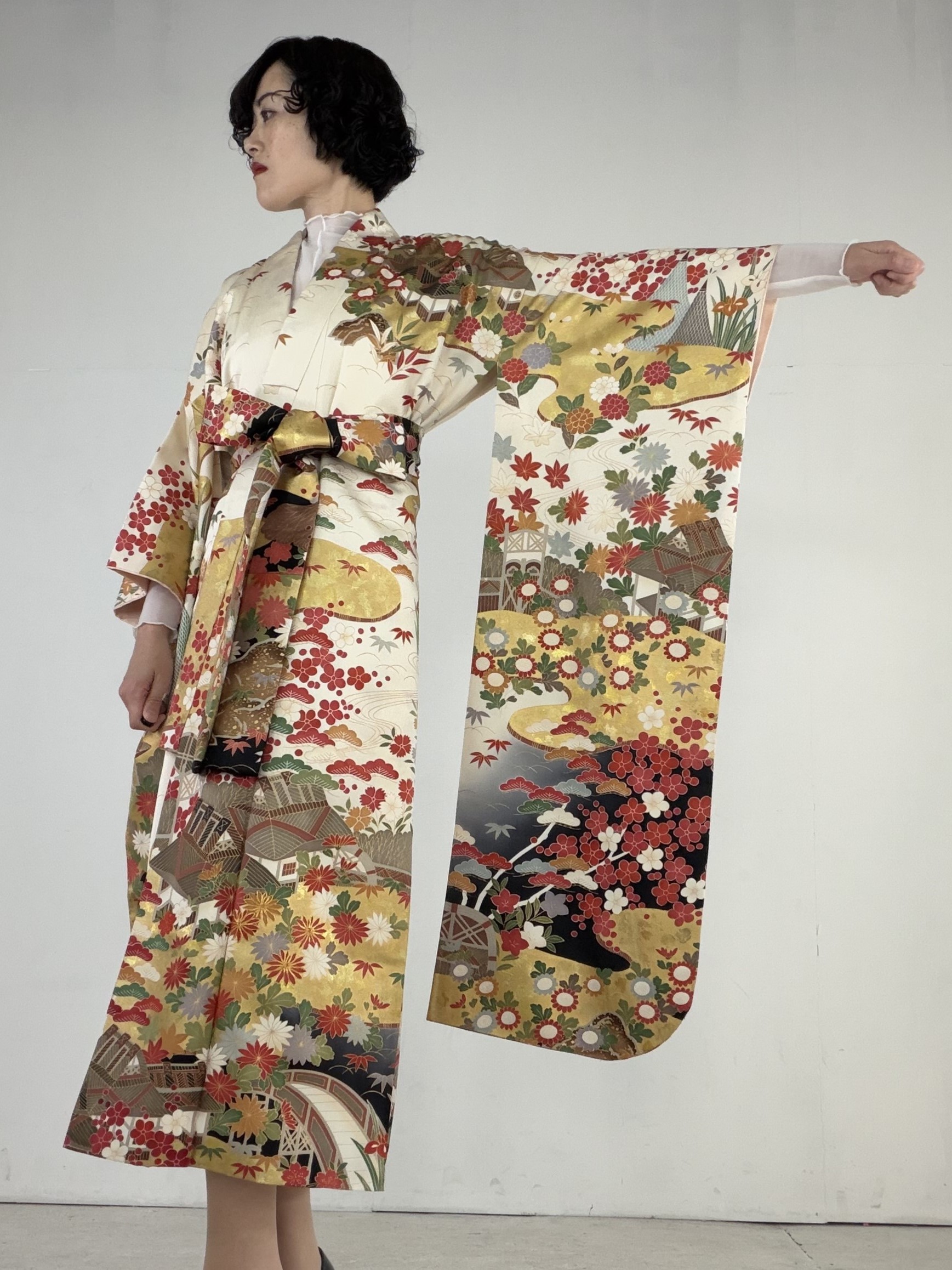 One-of-a-Kind Silk  Kimono - Gold Floral Landscape